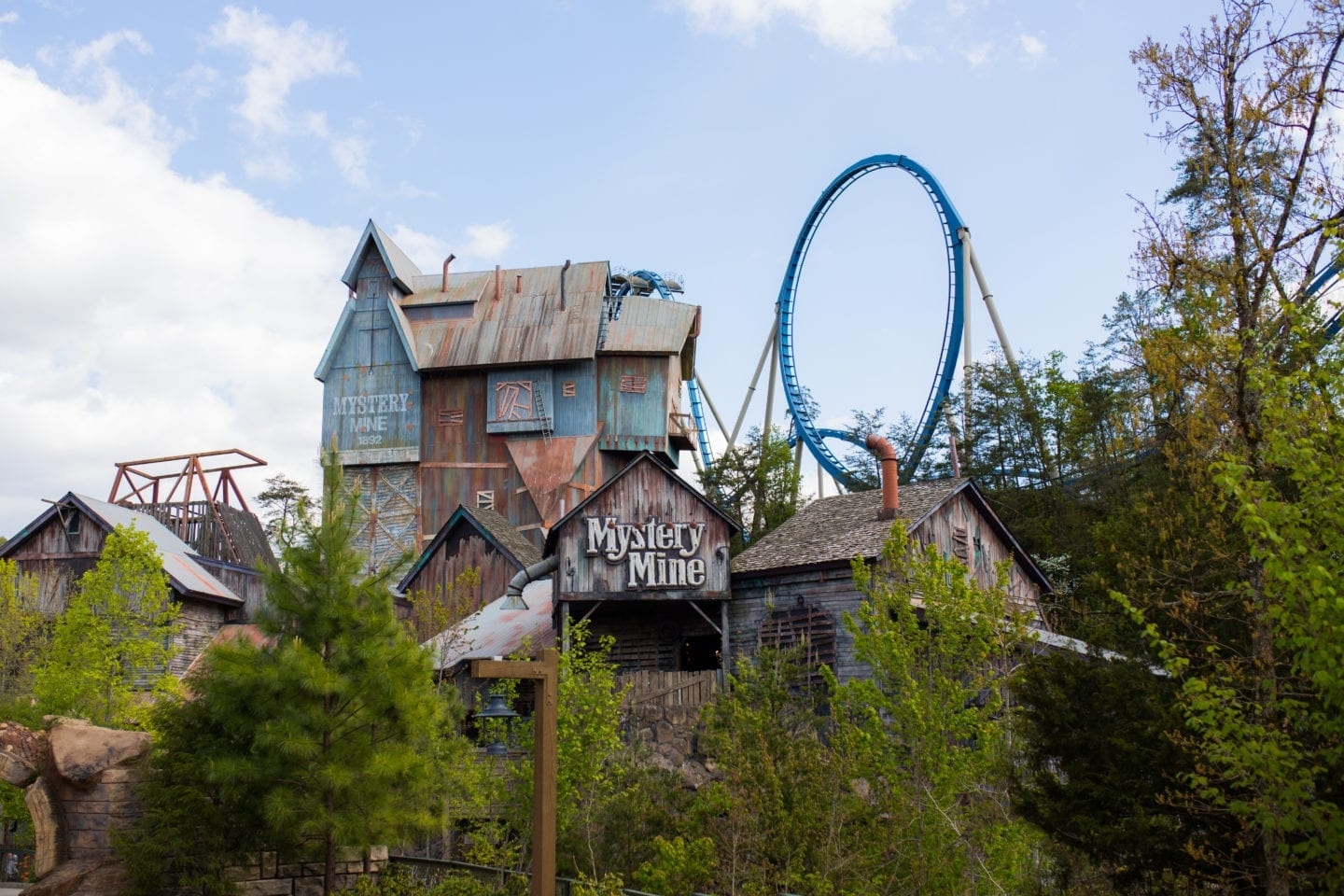 Dollywood Crowd Calendar August 2025